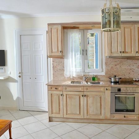Andros Homes Sea Side Apartment & Studio Gávrio Kültér fotó