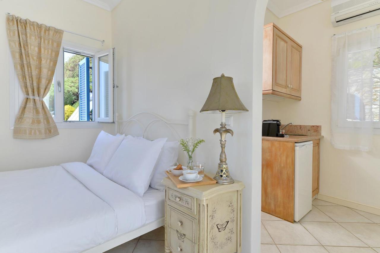 Andros Homes Sea Side Apartment & Studio Gávrio Kültér fotó
